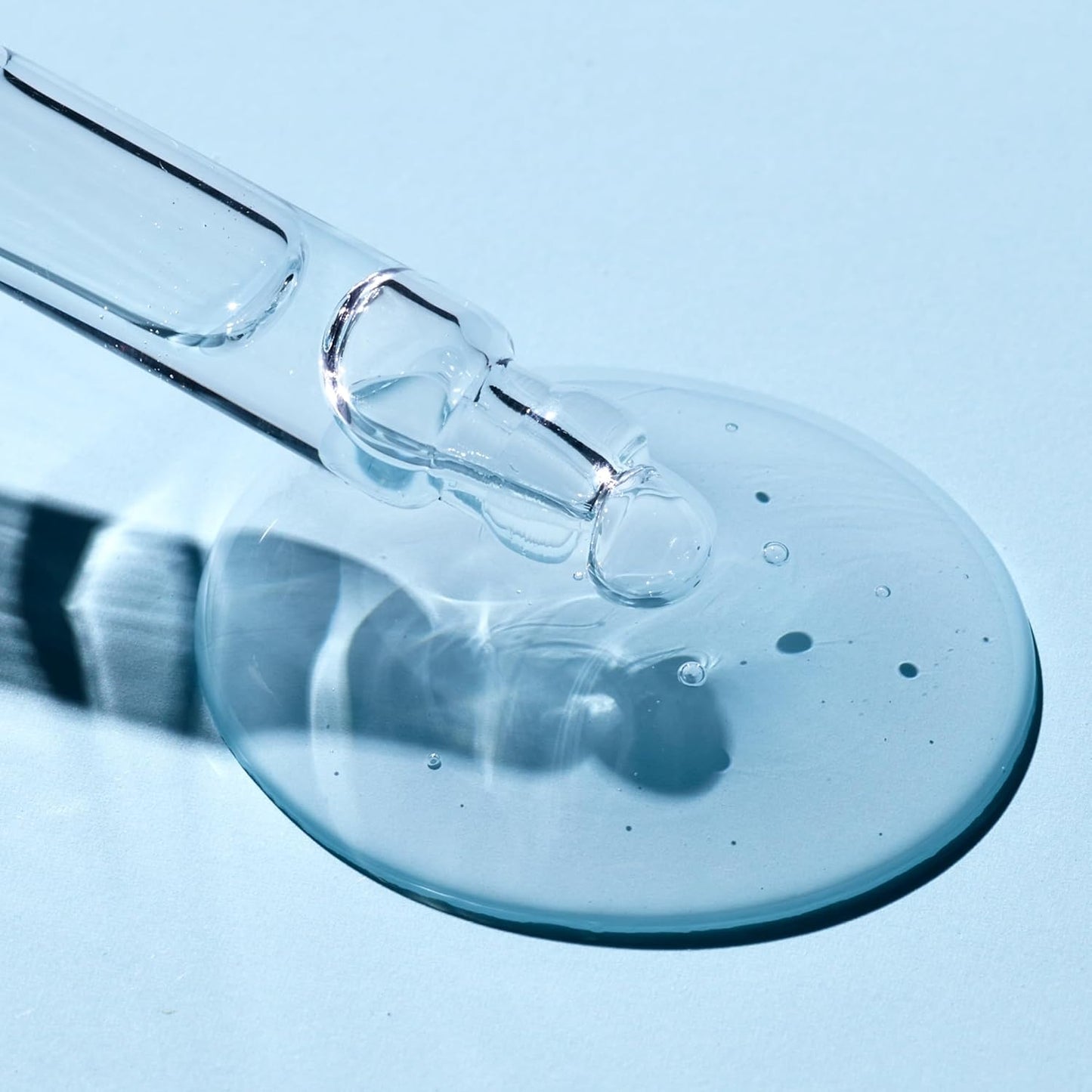 belif Aqua Bomb Hyalucid™ 11% Plumping Serum – Deep Hydration with 5 Types of Hyaluronic Acid, Aloe Vera & Moisture-Binders, Lightweight Skin Booster, Korean Skincare (0.5 fl.oz.)