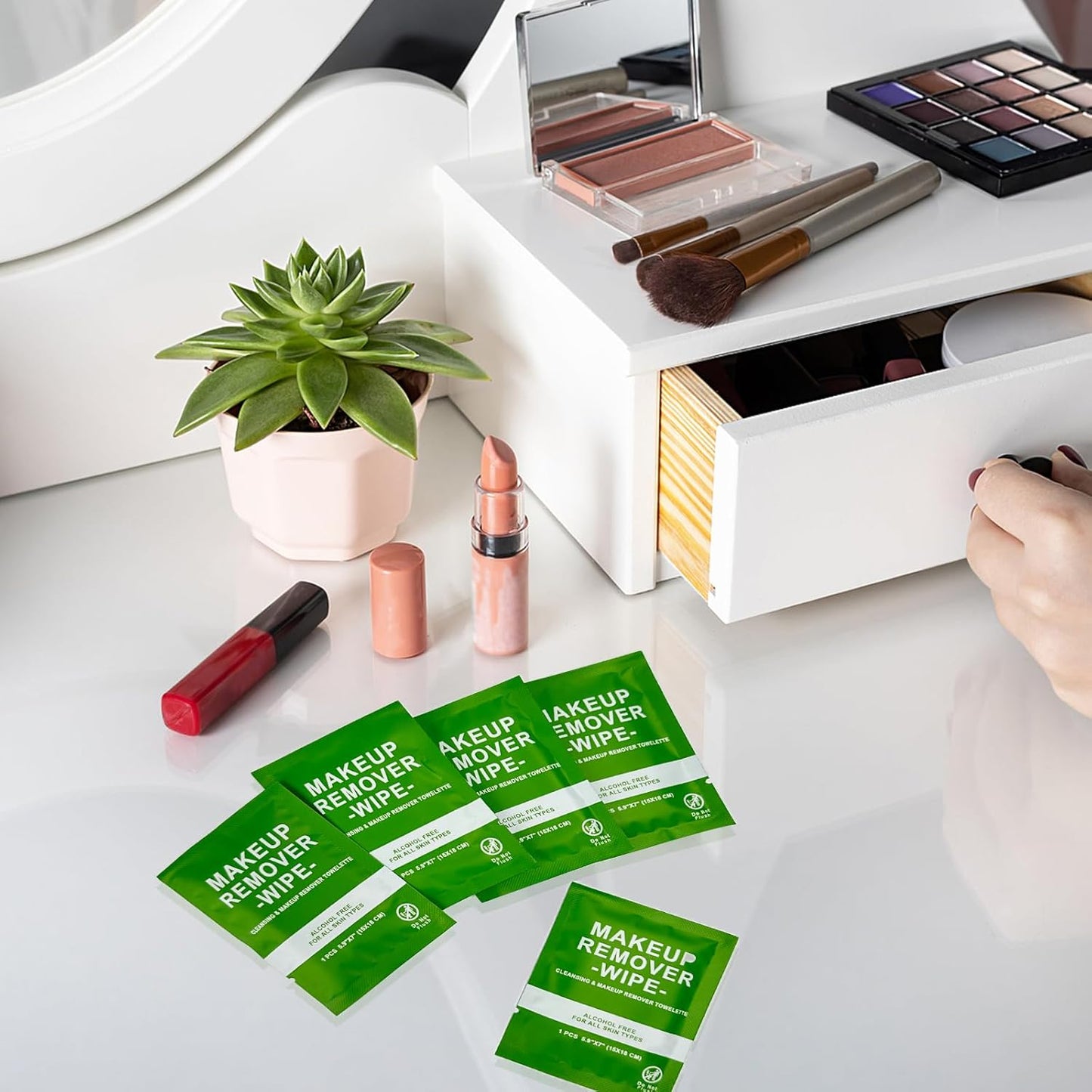 100 Count Makeup Remover Wipes Bulk Individually Wrapped, Travel Towelette Makeup Remover Individual Gentle Cleansing for Face Mascara Lipstick Remove Makeup