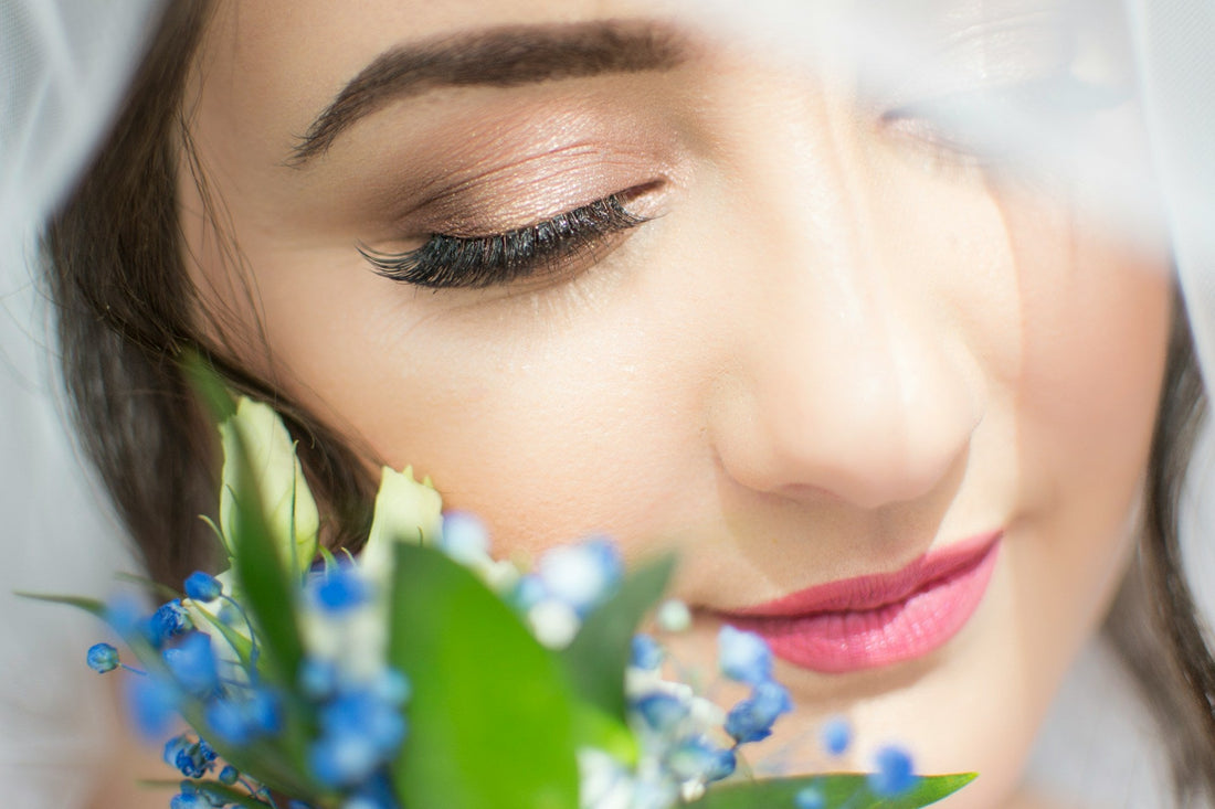 Behind the Scenes: What Happens During a Professional Makeup Session