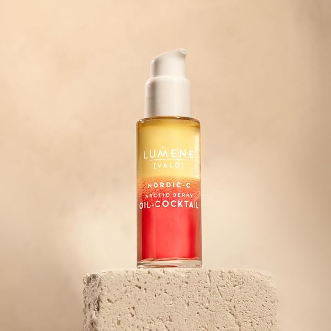 Lumene Nordic-C [Valo] Arctic Berry Face Oil - Antioxidant-Rich, Hydrating Serum with Vitamin C, Vitamin E & Hyaluronic Acid - Replenishes and Plumps Dry Skin - Vegan Skin Care (30 ml)