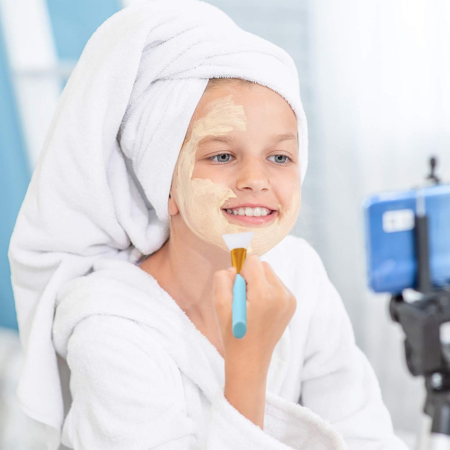 30 Pieces Silicone Face Mask Brushes Soft Silicone Facial Mud Applicator Clay Tools Face Mask Beauty Tools for Sleeping Mask, Mud Mask, Hairless Body Lotion and Body Butter, 5 Colors