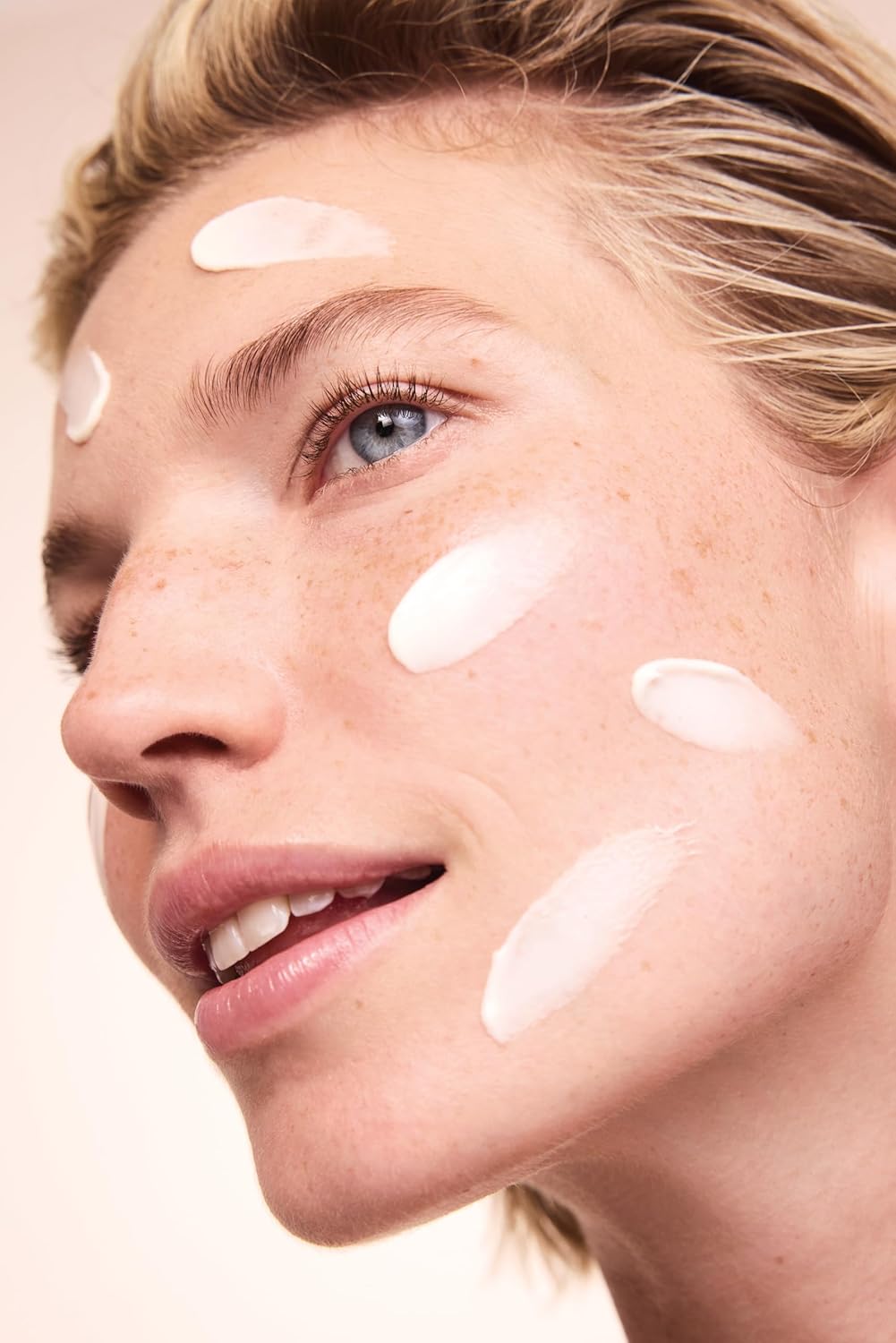 lavera Basis Sensitive Anti Wrinkle Moisturizing Cream - Face Cream with Q10 & Aloe Vera - Moisturizing Facial Cream - Anti Aging Cream - PETA Certified - Vegan - Made in Germany - 1.7 Fl Oz