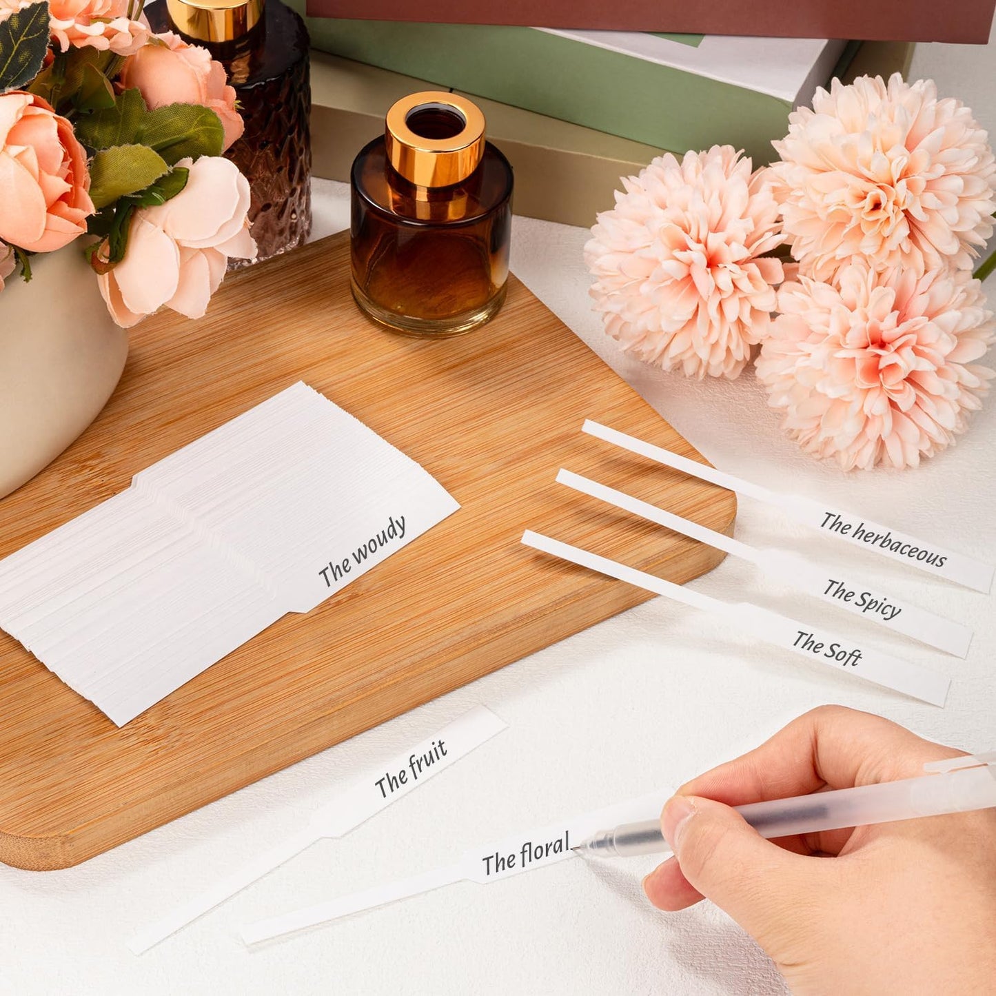 600Pcs Perfume Test Strips, Fragrance Paper Strips, White Blotter Strip for Diffuser Aromatherapy Testing Scents