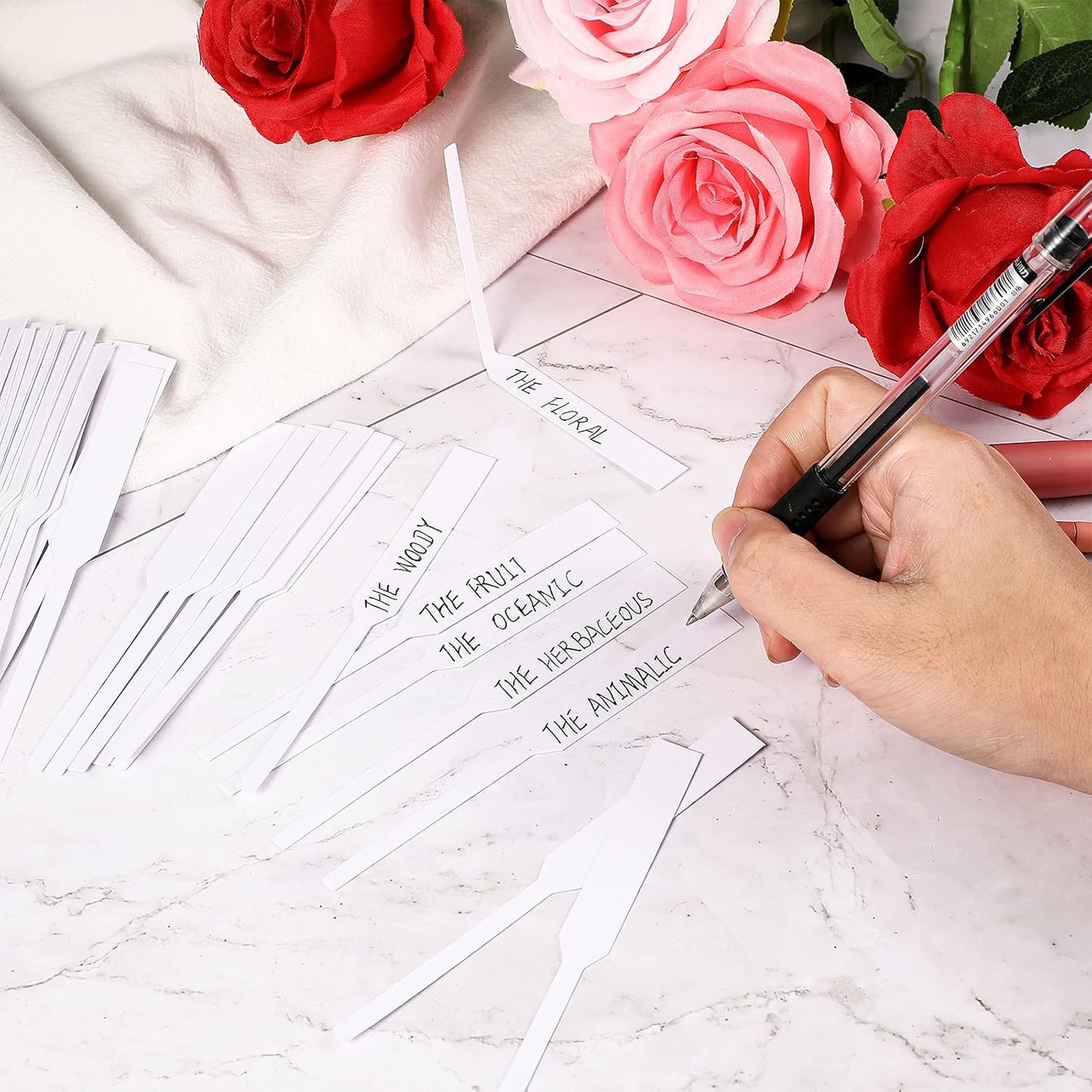 Tondiamo 600 Pieces Perfume Test Strips Fragrance Paper Strips Disposable Perfume Blotter Essential Oils Paper Test for Diffuser Aromatherapy Scents