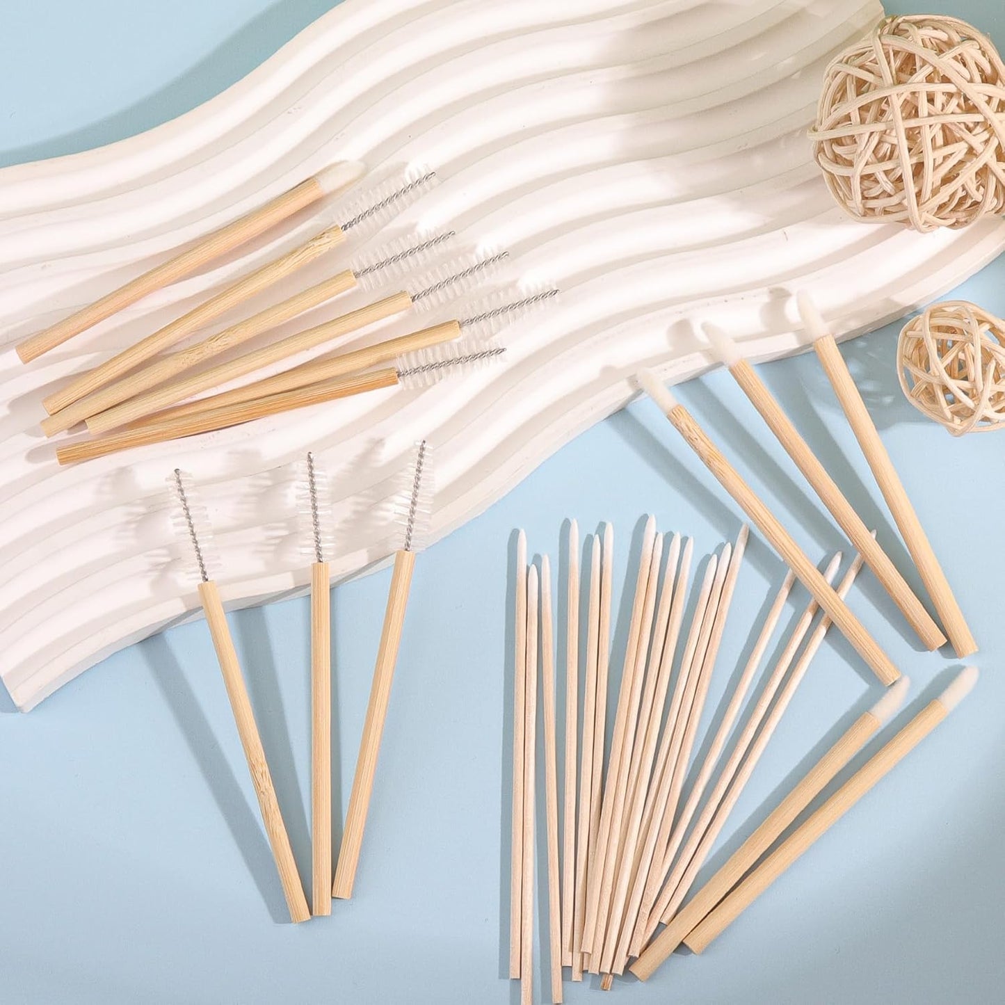 300 Pack Disposable Spoolies Brushes Sets Bamboo Mascara Wand Lip Brushes Cotton Swab for Eyebrow Eyelash Extension Tattoo Lipstick Applicator(White)